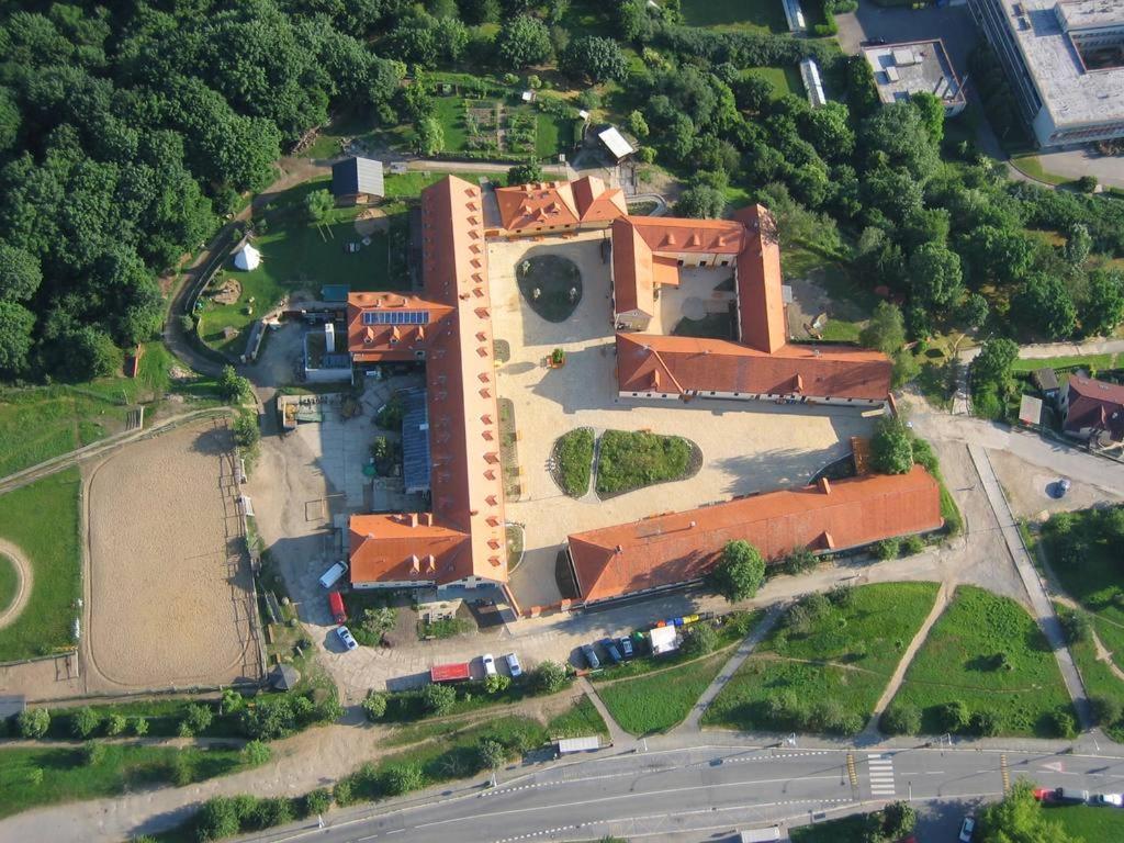Ubytovna Toulcuv Dvur Prague Exterior photo